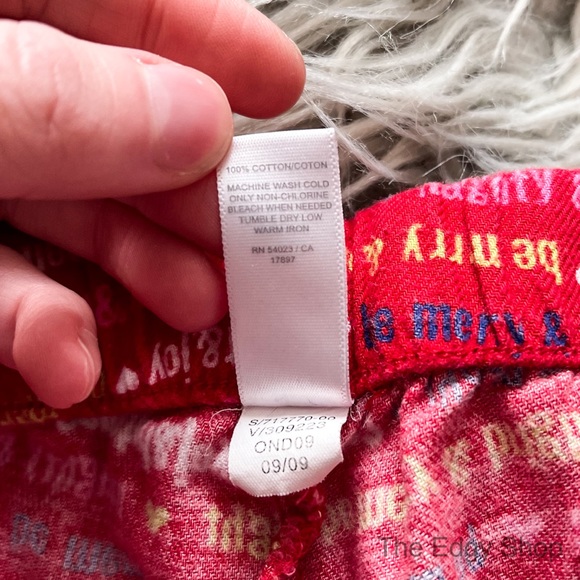 Old Navy | Flannel Holiday Pajamas Sleep Pants - Picture 5 of 5